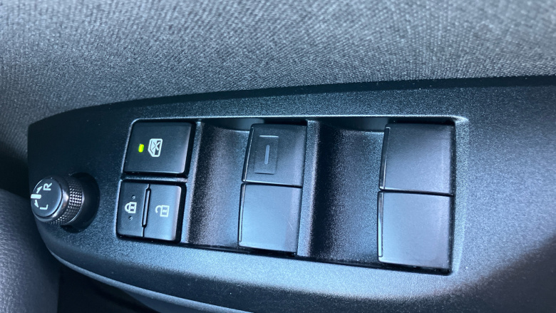 Toyota Yaris 1.5 Hybrid Design 5dr CVT Hybrid Hatchback